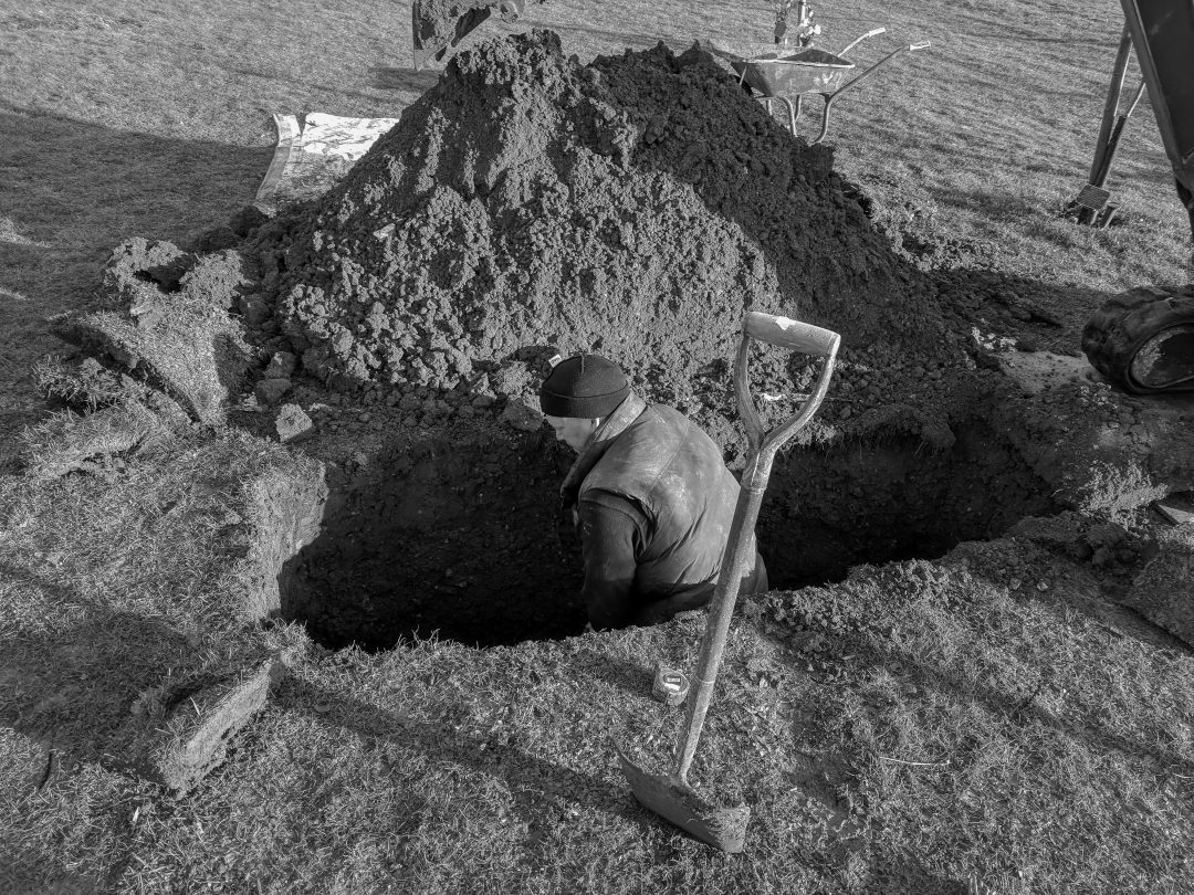 graveworks traditional grave diggers